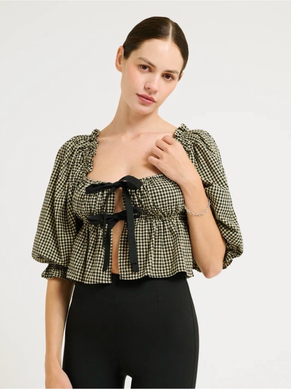 Rumored Parton Puff-Sleeve Top